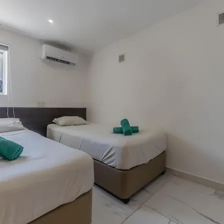 Thomas Apartment *
