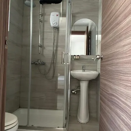 Thomas Айя-Напа