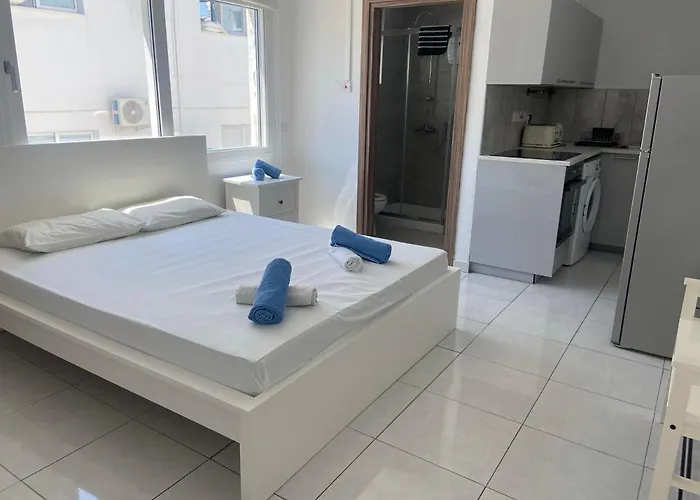 Thomas Apartman Ajía Nápa