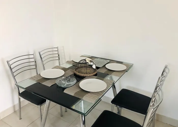 Thomas * Ajía Nápa